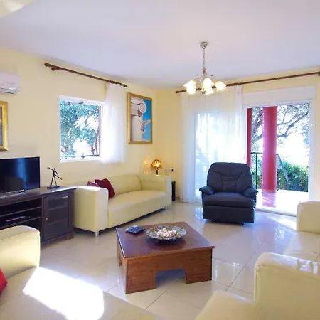 Villa Aliona *